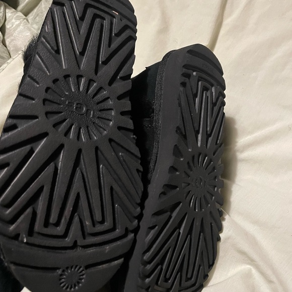 Boots - Picture 4 of 4